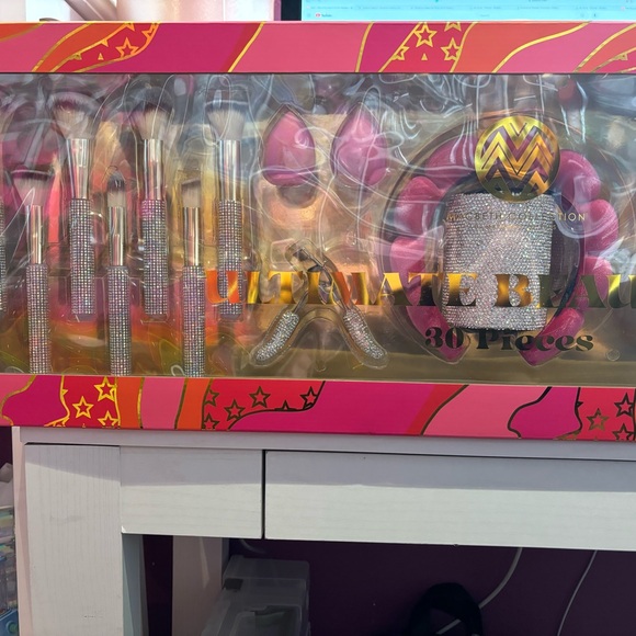 30 piece Rhinestone brush set - Picture 5 of 13